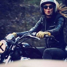 Biker girl ❤️ Women Riding Motorcycles ❤️ Girls on Bikes ❤️ Biker Babes ❤️ Lady Riders ❤️ Girls who ride rock ❤️