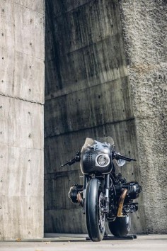 BMW R NineT "The Bavarian Fistfighter" by Rough Crafts