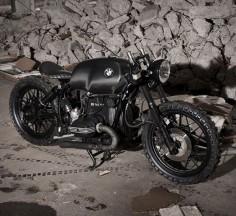 BMW R100S Black Baron >>> Our latest custom motorbike crush is this beastly beamer by Denmark’s Relic Motorcycles. The donor bike started as a BMW R100S (it was actually an old police bike) from the 80s, and was striped to its essentials.