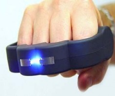 Brass Knuckles Tazer! Land some electrically charged blows to any potential attacker with these brass knuckles tazers. These knuckle enhancing stun guns pack an impressive 950,000 volts of electricity in every punch, enough to paralyze your attacker even if you punch like a little girl. #awesome