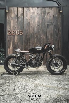 Brutal la moto Stallions Centaur 150 #CafeRacer by ZEUS Custom. Pequeña pero matona ;) #motorcycles #motos |
