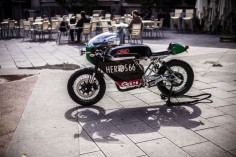 Brutal! MASH 250 #CafeRacer "Café Noir 2016" by XTR PEPO - MASH Heros 66. Esta #Mash de 250cc demuestra que las motos de baja y media cilindrada también tienen su hueco dentro del mundo cafetero |