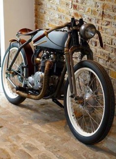 Cafè Racer, this is a work of art! | 