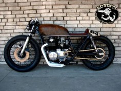 CB550Four mix of cafe and bratstyle