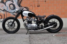 Cool old custom Triumph motorcycles. Inspiration to finish my own.