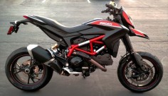 Custom black Ducati Hypermotard SP