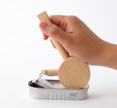 Design or Not Design / Tunna Tinn opener / Wood / Could be something for UNIVERSAL DESIGN, or what do you think?  / by muji
