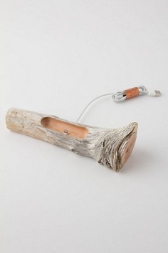 driftwood iphone 5 dock. i need this.