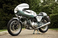 Ducati 750 ss front