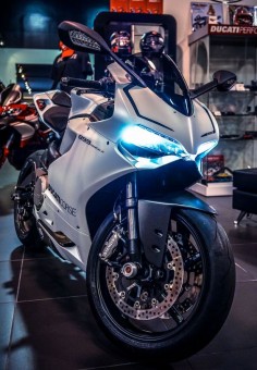Ducati 899 Carbon Wheels