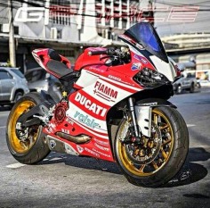 #Ducati 899