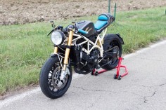 Ducati Cafe Racer - Attrezzo Veloce #motorcycles #caferacer #motos |