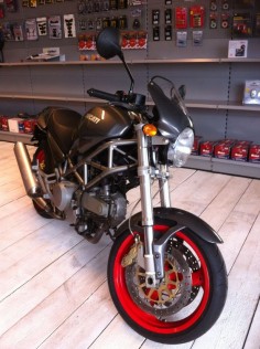 Ducati Monster 620 ie kleur grijs