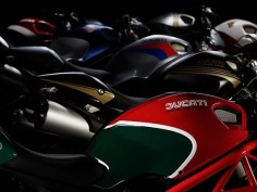 Ducati Monster 796 row