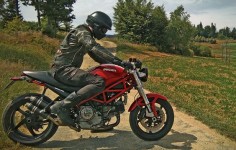 Ducati Monster S2R 1000 Fresco Bell Rogue uglyBROS