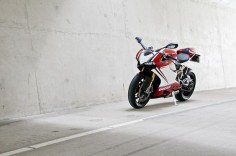 Ducati Panigale 1199 S Tricolore This bike is screaming RIDE ME!!!