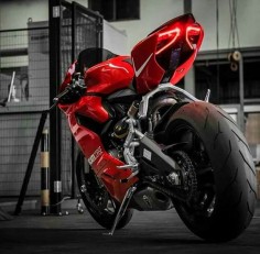 #Ducati Panigale 1299, the Superquadro engine will give you 205 reasons and 145 other reasons to hold on tight.  Could it be the greatest design we've seen yet?