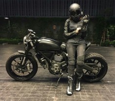 Ducati Scrambler custom Cafe Racer