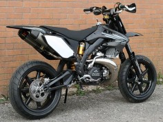 Extremely tasty CR500 supermoto. Ideal street bike for a girl that grew up riding dirtbikes.