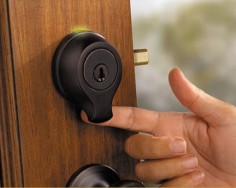 fingerprint sensor deadbolt program up to 50 peoples fingerprints. Awesome! No more fumbling for the house key in the  I want this!
