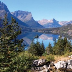 Glacier National Park's top wow spots: Fall in love with the park's unforgettable scenery―sapphire lakes, knife-edge ridges, hanging valleys, and towering peaks