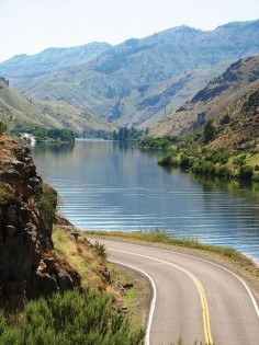 Hells Canyon Scenic Byway along the Snake River | near Homestead, Oregon