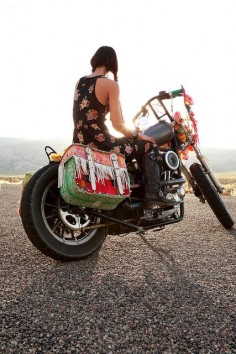 Hippie girls ride ❤️