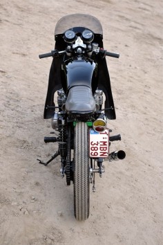 Honda CB550 Cafe Racer by Piston Jockey #motorcycles #caferacer #motos |