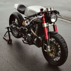 Honda CX500 Cafe Racer by Sacha Lakic Design #motorcycles #caferacer #motos | 