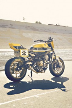 Hot off the press: Yamaha has hooked up with Roland Sands to build a flat track version of the FZ-09. And it's stunning. Reckon they should put this into production?