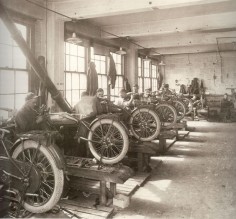 Influence - A vintage picture of the Harley factory producing their 1909 V-Twin (knucklebusterinc, 2008)