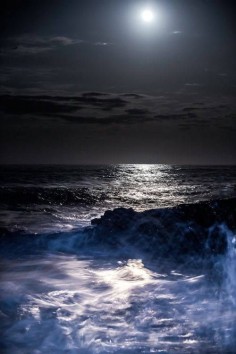 Is there anything more beautiful than the moon on water??