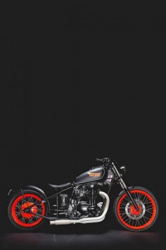 KAWASAKI W650 Bobber 'THE PEGASUS' - DEUS #motorcycles #bobber #motos |