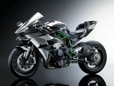 Kawasaki’s Insane 300-HP Superbike Is Not for the Weak or Stupid | The specially-designed supercharger sends compressed air into the 998-cc inline-four engine for more powerful combustion.  Kawasaki  |