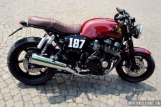 La Honda CB 750 Seven Fifty de Tony… | Un pneu dans la tombe