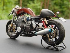 Leather  I think it works Cafe Racer #motorcycles #caferacer #motos | 