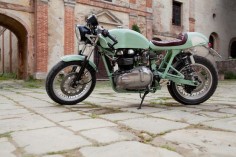 #mint Hinckley Triumph Milonga Cafe Racer by Cafe Twin in Italy.