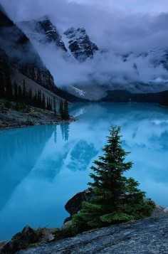 Moraine Lake, Banff National Park, Alberta, Canada Most amazing in the world
