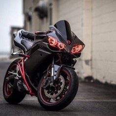 motorcycles-and-more: “Yamaha R1 ”