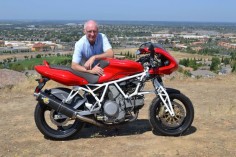 Norman Hossack and the Ducati 800