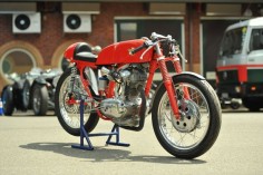 Now that's a Ducati. Before everything got stupid and plastic and all "modern." That's a REAL motorcycle. 1962 Ducati 250