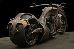 Outstanding Chopper Motorcycle;;; now here is a ride I would love to cruise on. This he looks absolutely monstrous.