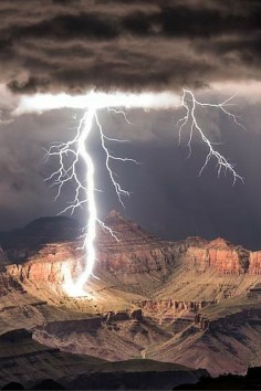 Photographer Rolf Maeder captures a lightning storm over the Grand Canyon.