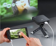 Portable Rechargeable Smartphone Projector Offers Ultimate Portability