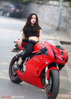 Pretty Girl On Racing Motorcycle Ducati 1299 Panigale Wallpaper. Source:  - Pesquisa Google