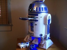 R2-D2 with Built-In Xbox 360 and PlayStation 3 :
