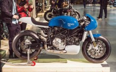 RocketGarage Cafe Racer: DeBolex Ducati 749S