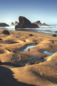 Sea stacks at Oregon coast, USA (by Leif Erik Smith)