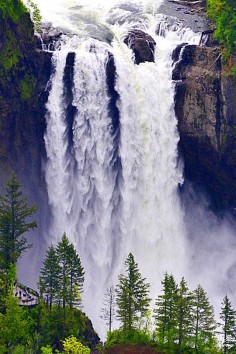 Snoqualmie Falls in Washington State, USA
