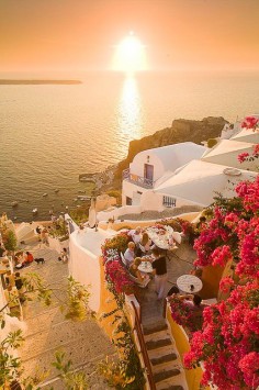 Sunset cafe in Oia, Santorini